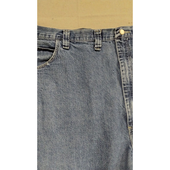 Wrangler Jean Shorts Mens 48 Blue Medium Wash Loose Belt Loop Worn Hem - Picture 5 of 12
